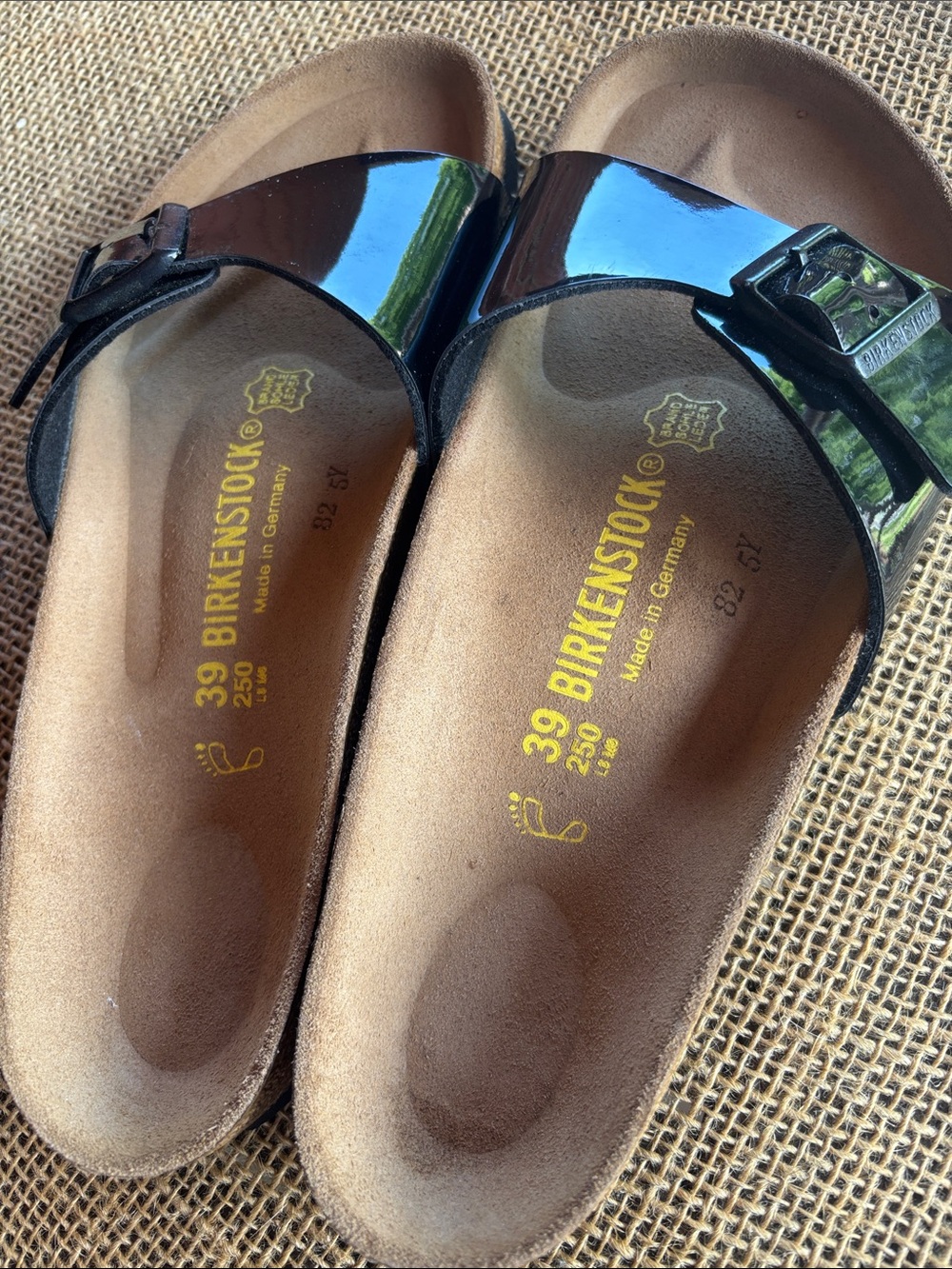 Birkenstock Patent Black Single-Strap Slide Sandals - Picture 2 of 3